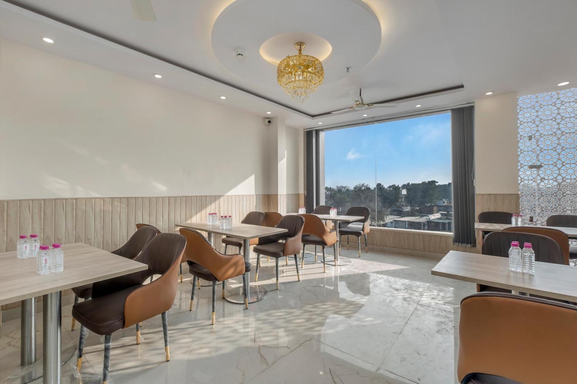 Hotel Sudarshan Ayodhya Extérieur photo