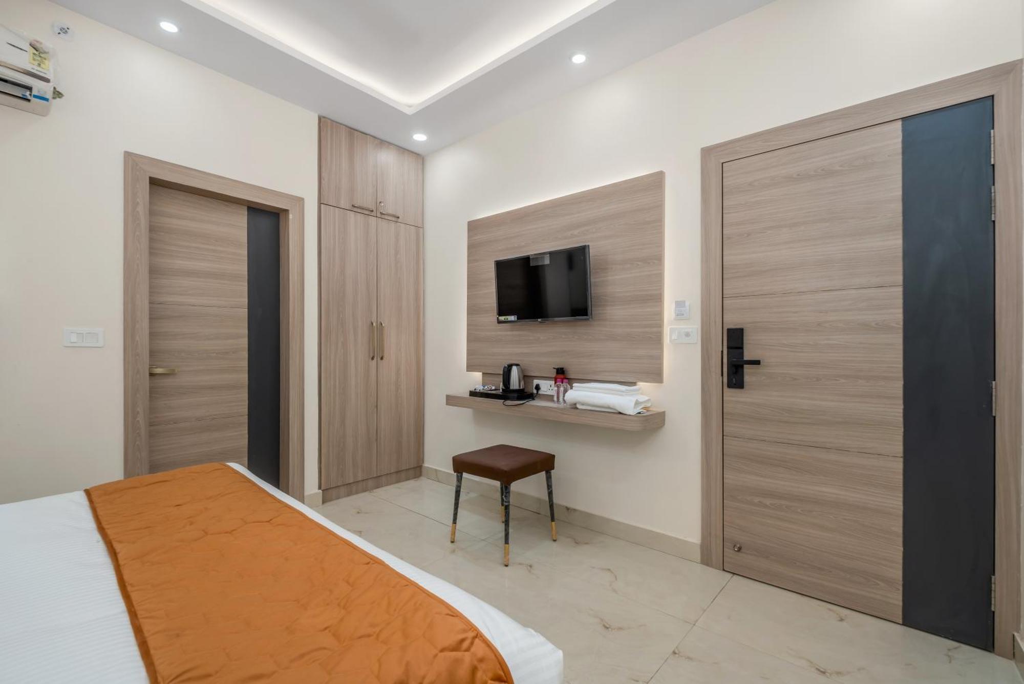 Hotel Sudarshan Ayodhya Extérieur photo