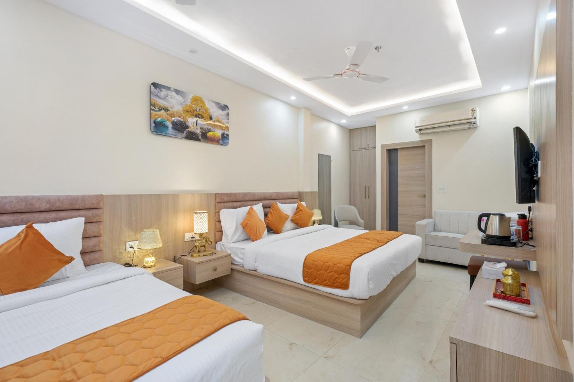 Hotel Sudarshan Ayodhya Extérieur photo